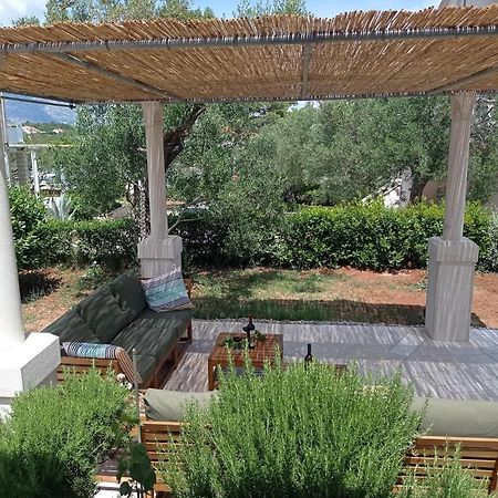 My Mediterranean Villa With Huge Garden And Own Parking Lumbarda Exteriér fotografie